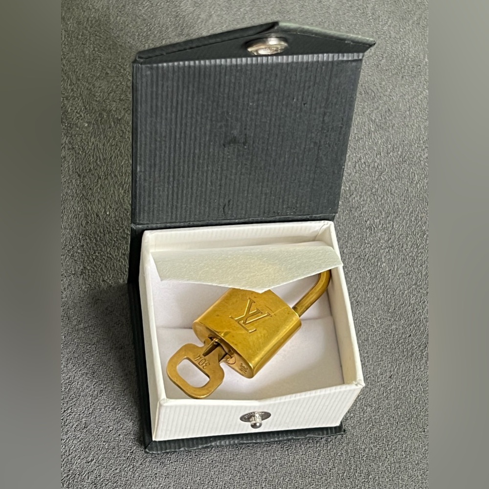 Louis Vuitton Lock&Key #304🔐